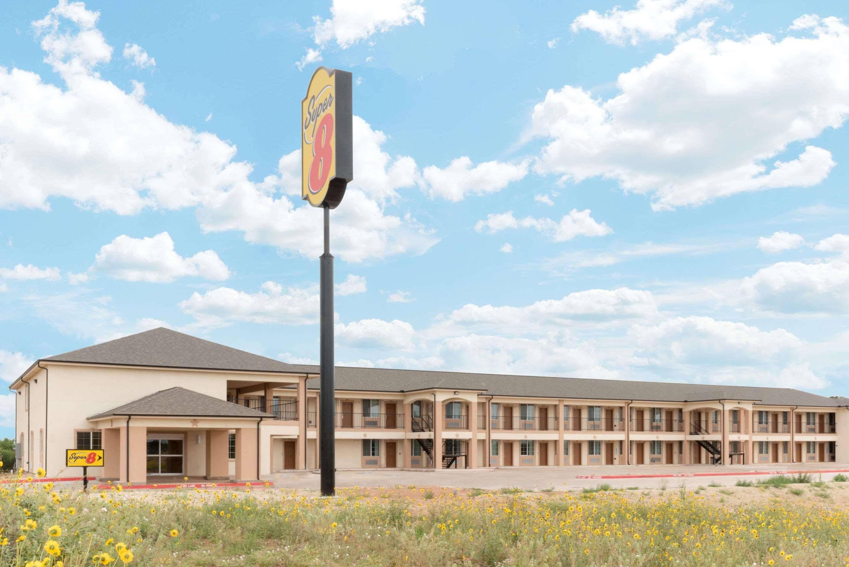 Super 8 By Wyndham Colorado City Exterior photo