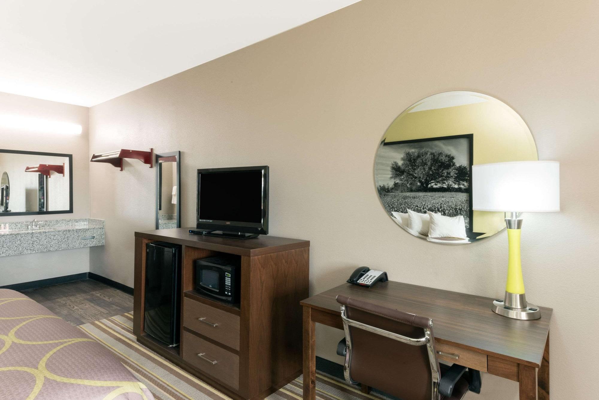 Super 8 By Wyndham Colorado City Exterior photo