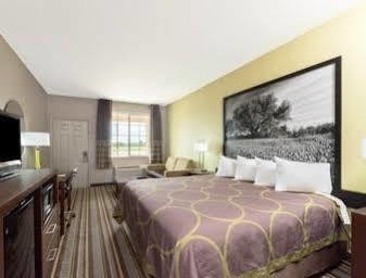 Super 8 By Wyndham Colorado City Exterior photo
